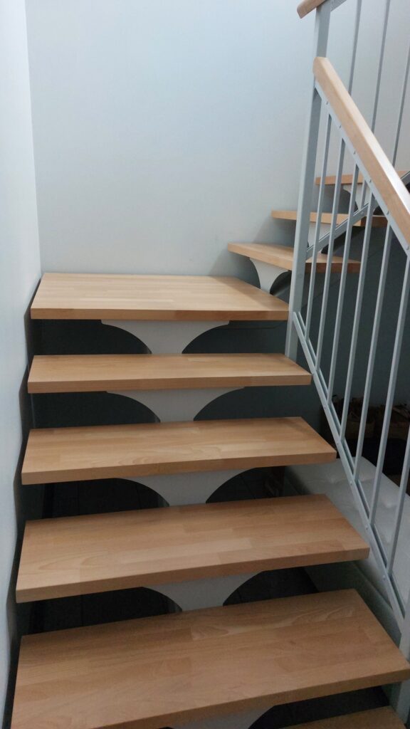 metalltalal trepi lahendus läbi mitme korruse