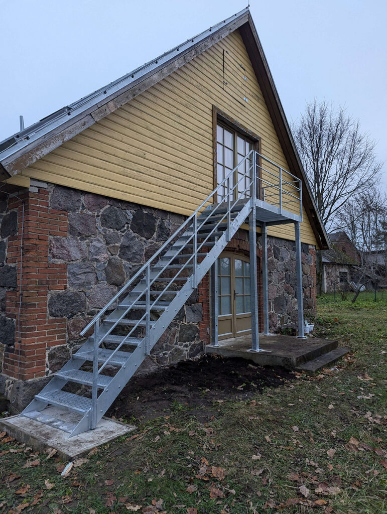 evakuatsioonitrepp vanadekodule Hallistes